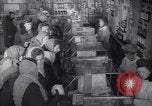 Immagine di Kreschatik negozio di alimentari Kiev Ucraina, 1947, secondo 52 filmato di repertorio 65675037546