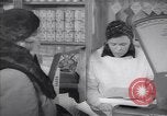 Immagine di Kreschatik negozio di alimentari Kiev Ucraina, 1947, secondo 54 filmato di repertorio 65675037546