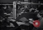Immagine di Fabbrica di abbigliamento Bielorussia Minsk Unione Sovietica, 1947, secondo 45 filmato di repertorio 65675037547