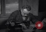 Immagine di Fabbrica di scarpe Bielorussia Minsk Unione Sovietica, 1947, secondo 48 filmato di repertorio 65675037548