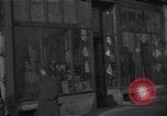 Immagine di Negozio di abbigliamento Kiev Ucraina, 1947, secondo 13 filmato di repertorio 65675037549