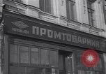 Immagine di Negozio di abbigliamento Kiev Ucraina, 1947, secondo 22 filmato di repertorio 65675037549
