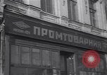 Immagine di Negozio di abbigliamento Kiev Ucraina, 1947, secondo 24 filmato di repertorio 65675037549