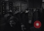 Immagine di Negozio di abbigliamento Kiev Ucraina, 1947, secondo 35 filmato di repertorio 65675037549