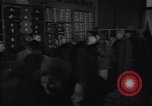 Immagine di Negozio di abbigliamento Kiev Ucraina, 1947, secondo 36 filmato di repertorio 65675037549