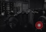 Immagine di Negozio di abbigliamento Kiev Ucraina, 1947, secondo 45 filmato di repertorio 65675037549