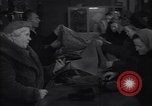 Immagine di Negozio di abbigliamento Kiev Ucraina, 1947, secondo 59 filmato di repertorio 65675037549