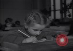 Standbild Klassenzimmer Minsk Belarus Sowjetunion, 1947, aus Sekunde 12 historischem Filmmaterial Videoclip 65675037550