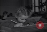 Standbild Klassenzimmer Minsk Belarus Sowjetunion, 1947, aus Sekunde 14 historischem Filmmaterial Videoclip 65675037550