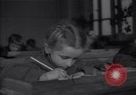 Standbild Klassenzimmer Minsk Belarus Sowjetunion, 1947, aus Sekunde 15 historischem Filmmaterial Videoclip 65675037550