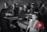 Standbild Klassenzimmer Minsk Belarus Sowjetunion, 1947, aus Sekunde 57 historischem Filmmaterial Videoclip 65675037550