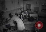 Immagine di Old ladies home Kiev Ucraina, 1947, secondo 26 filmato di repertorio 65675037553