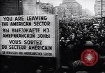 Standbild Arbeitnehmer Proteste Berlin Deutschland, 1953, aus Sekunde 15 historischem Filmmaterial Videoclip 65675037557