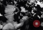 Standbild Arbeitnehmer Proteste Berlin Deutschland, 1953, aus Sekunde 23 historischem Filmmaterial Videoclip 65675037557