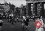 Standbild Arbeitnehmer Proteste Berlin Deutschland, 1953, aus Sekunde 25 historischem Filmmaterial Videoclip 65675037557