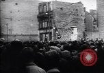 Standbild Arbeitnehmer Proteste Berlin Deutschland, 1953, aus Sekunde 35 historischem Filmmaterial Videoclip 65675037557