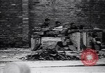 Standbild Arbeitnehmer Proteste Berlin Deutschland, 1953, aus Sekunde 40 historischem Filmmaterial Videoclip 65675037557
