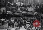 Standbild Arbeitnehmer Proteste Berlin Deutschland, 1953, aus Sekunde 41 historischem Filmmaterial Videoclip 65675037557