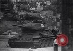 Standbild Arbeitnehmer Proteste Berlin Deutschland, 1953, aus Sekunde 43 historischem Filmmaterial Videoclip 65675037557