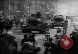 Standbild Arbeitnehmer Proteste Berlin Deutschland, 1953, aus Sekunde 45 historischem Filmmaterial Videoclip 65675037557