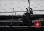 Standbild Arbeitnehmer Proteste Berlin Deutschland, 1953, aus Sekunde 52 historischem Filmmaterial Videoclip 65675037557