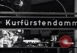 Standbild Szenen von West Berlin Berlin Deutschland, 1962, aus Sekunde 56 historischem Filmmaterial Videoclip 65675037558