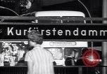 Standbild Szenen von West Berlin Berlin Deutschland, 1962, aus Sekunde 59 historischem Filmmaterial Videoclip 65675037558