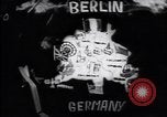Standbild Leben in West-Berlin gegen Osten Berlin Berlin Deutschland, 1961, aus Sekunde 1 historischem Filmmaterial Videoclip 65675037559