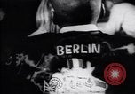 Standbild Leben in West-Berlin gegen Osten Berlin Berlin Deutschland, 1961, aus Sekunde 5 historischem Filmmaterial Videoclip 65675037559