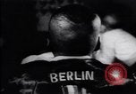Standbild Leben in West-Berlin gegen Osten Berlin Berlin Deutschland, 1961, aus Sekunde 7 historischem Filmmaterial Videoclip 65675037559