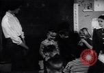 Standbild Leben in West-Berlin gegen Osten Berlin Berlin Deutschland, 1961, aus Sekunde 12 historischem Filmmaterial Videoclip 65675037559