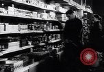 Standbild Leben in West-Berlin gegen Osten Berlin Berlin Deutschland, 1961, aus Sekunde 18 historischem Filmmaterial Videoclip 65675037559