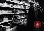 Standbild Leben in West-Berlin gegen Osten Berlin Berlin Deutschland, 1961, aus Sekunde 22 historischem Filmmaterial Videoclip 65675037559