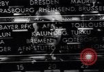 Standbild Leben in West-Berlin gegen Osten Berlin Berlin Deutschland, 1961, aus Sekunde 27 historischem Filmmaterial Videoclip 65675037559