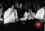 Standbild Leben in West-Berlin gegen Osten Berlin Berlin Deutschland, 1961, aus Sekunde 37 historischem Filmmaterial Videoclip 65675037559