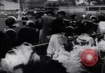 Standbild Leben in West-Berlin gegen Osten Berlin Berlin Deutschland, 1961, aus Sekunde 45 historischem Filmmaterial Videoclip 65675037559