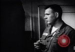 Standbild Leben in West-Berlin gegen Osten Berlin Berlin Deutschland, 1961, aus Sekunde 51 historischem Filmmaterial Videoclip 65675037559