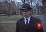 Standbild Thomas Schelling Cambridge Massachusetts USA, 1967, aus Sekunde 39 historischem Filmmaterial Videoclip 65675037569