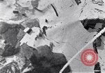 Image Bombardement de Gerolstein Allemagne par bombardiers US Gerolstein Allemagne, 1945, de la seconde 16 séquences d'archives historiques vidéo 65675037591