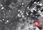 Image Bombardement de Gerolstein Allemagne par bombardiers US Gerolstein Allemagne, 1945, de la seconde 18 séquences d'archives historiques vidéo 65675037591