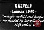 Standbild us bomber angreifen Krefeld Deutschland in Zweiten Weltkrieg Krefeld Deutschland, 1945, aus Sekunde 1 historischem Filmmaterial Videoclip 65675037592