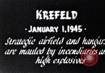Standbild us bomber angreifen Krefeld Deutschland in Zweiten Weltkrieg Krefeld Deutschland, 1945, aus Sekunde 3 historischem Filmmaterial Videoclip 65675037592
