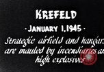 Standbild us bomber angreifen Krefeld Deutschland in Zweiten Weltkrieg Krefeld Deutschland, 1945, aus Sekunde 6 historischem Filmmaterial Videoclip 65675037592