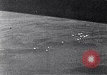 Standbild us bomber angreifen Krefeld Deutschland in Zweiten Weltkrieg Krefeld Deutschland, 1945, aus Sekunde 13 historischem Filmmaterial Videoclip 65675037592
