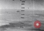 Standbild us bomber angreifen Krefeld Deutschland in Zweiten Weltkrieg Krefeld Deutschland, 1945, aus Sekunde 17 historischem Filmmaterial Videoclip 65675037592