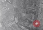 Standbild us bomber angreifen Krefeld Deutschland in Zweiten Weltkrieg Krefeld Deutschland, 1945, aus Sekunde 22 historischem Filmmaterial Videoclip 65675037592
