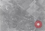 Standbild us bomber angreifen Krefeld Deutschland in Zweiten Weltkrieg Krefeld Deutschland, 1945, aus Sekunde 25 historischem Filmmaterial Videoclip 65675037592