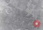 Standbild us bomber angreifen Krefeld Deutschland in Zweiten Weltkrieg Krefeld Deutschland, 1945, aus Sekunde 28 historischem Filmmaterial Videoclip 65675037592