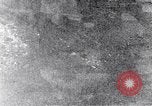 Standbild us bomber angreifen Krefeld Deutschland in Zweiten Weltkrieg Krefeld Deutschland, 1945, aus Sekunde 52 historischem Filmmaterial Videoclip 65675037592