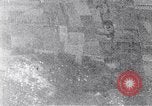 Standbild us bomber angreifen Krefeld Deutschland in Zweiten Weltkrieg Krefeld Deutschland, 1945, aus Sekunde 54 historischem Filmmaterial Videoclip 65675037592